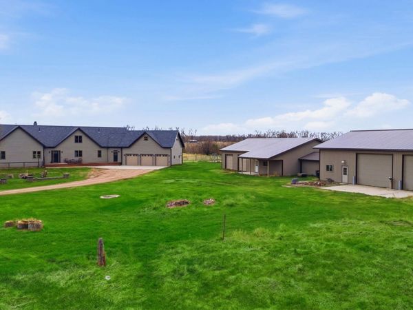 5365 159th Avenue SE, Kindred, ND 58051