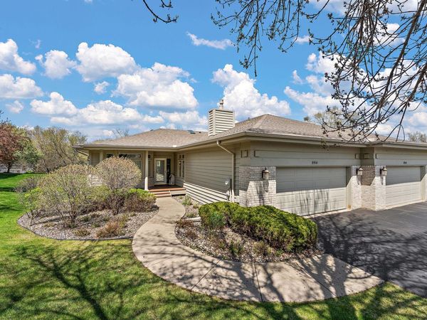 8914 Hilloway Road, Eden Prairie, MN 55347