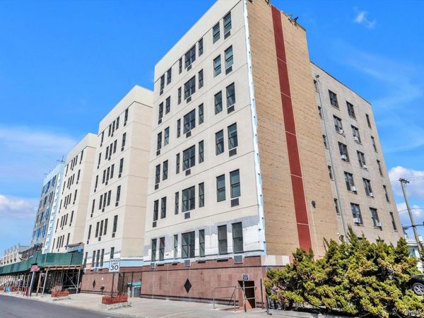 25 W Broadway , Unit 207, Long Beach, NY 11561