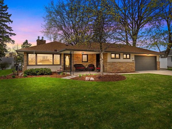 1611 NICHOLAS STREET, Appleton, WI 54914