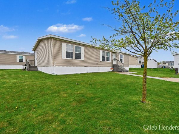 1131 Glasgow Avenue, Wayland, MI 49348