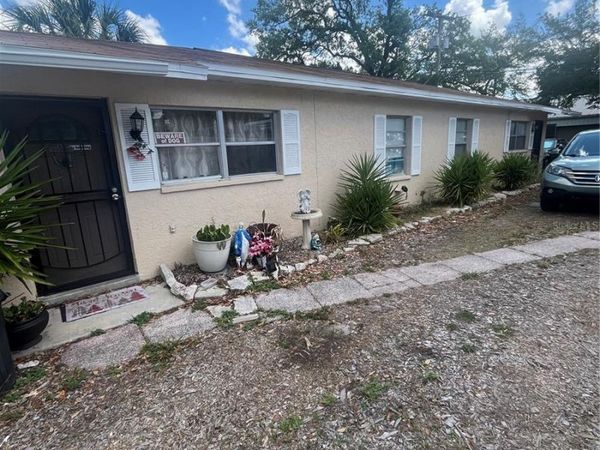 8604 N BRANCH AVENUE, TAMPA, FL 33604
