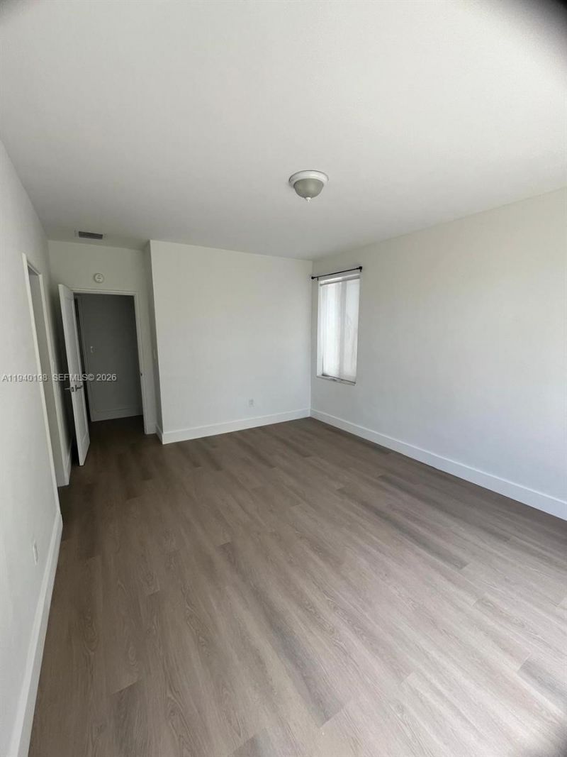 3921 N Meridian Ave, Unit 1A, Miami Beach, FL 33140 Photo
