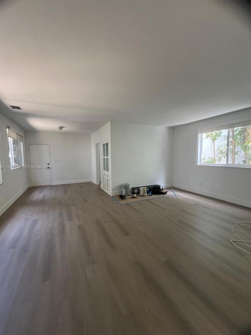 3921 N Meridian Ave, Unit 1A, Miami Beach, FL 33140 Photo