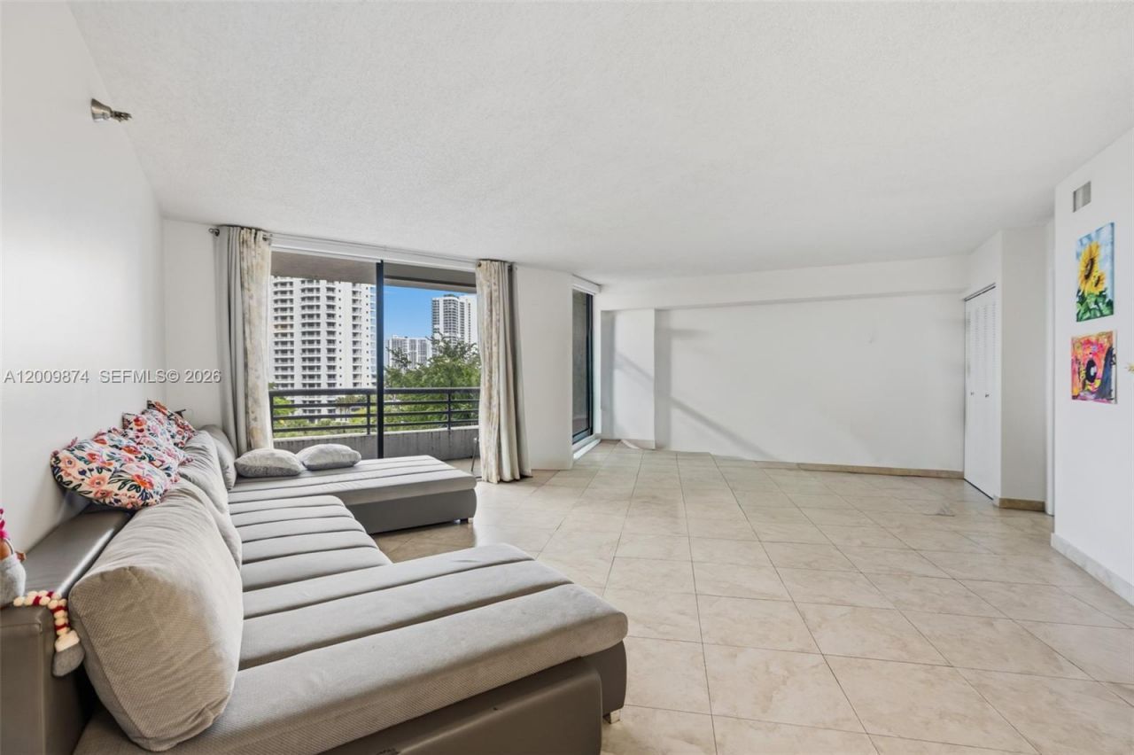 3300 NE 191st St , Unit 609, Aventura, FL 33180 Photo