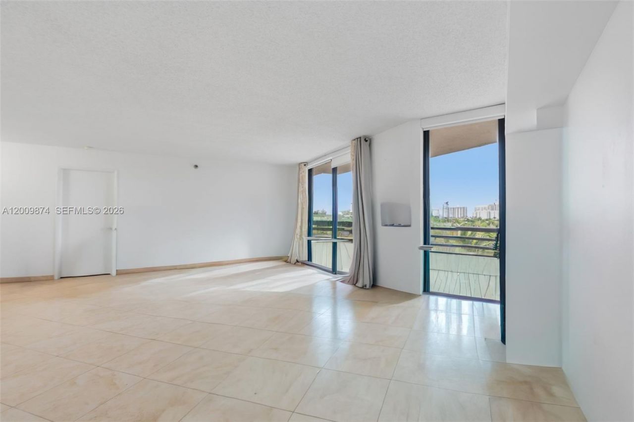 3300 NE 191st St , Unit 609, Aventura, FL 33180 Photo