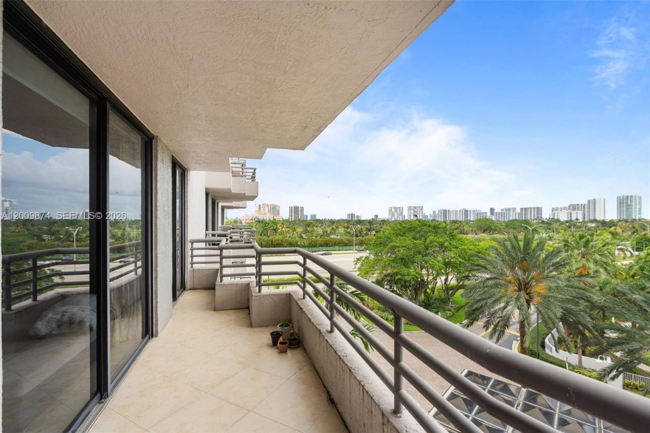 3300 NE 191st St , Unit 609, Aventura, FL 33180 Photo