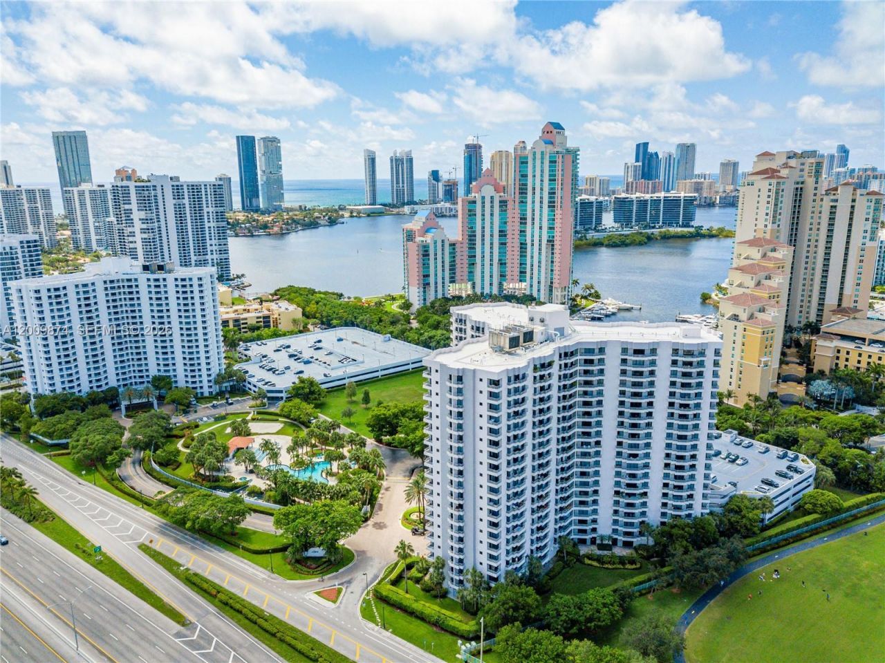 3300 NE 191st St , Unit 609, Aventura, FL 33180 Photo