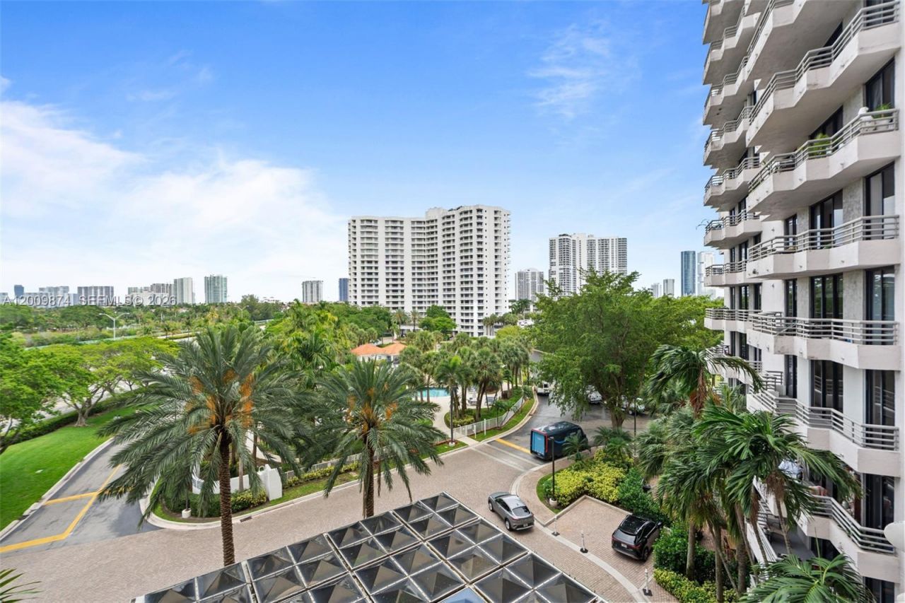 3300 NE 191st St , Unit 609, Aventura, FL 33180 Photo
