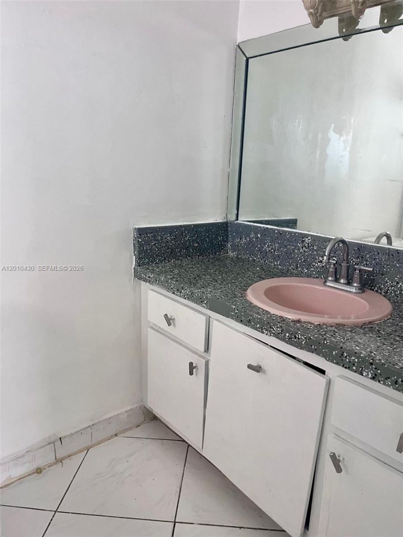 1540 NE 191st St, Unit 321, Miami, FL 33179 Photo
