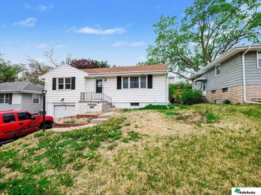 4618 N 55th Street , Omaha, NE 68104