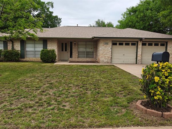 526 Dennis DR, Round Rock, TX 78664
