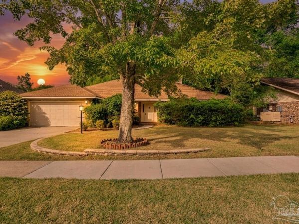 2251 Oxford Dr, Pensacola, FL 32503