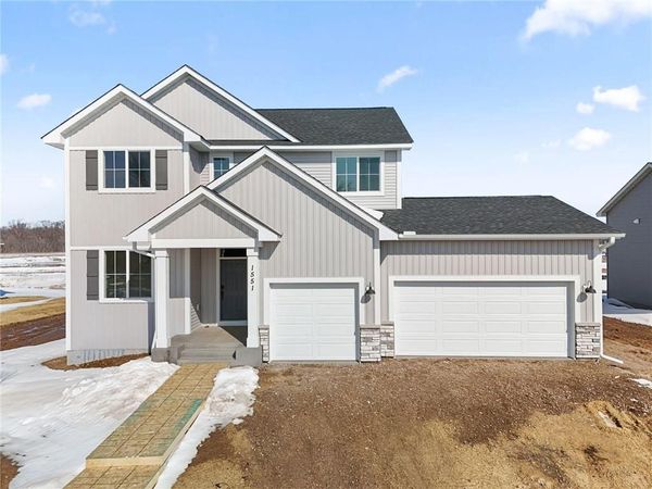 1551 Creekwood Dr, New Richmond, WI 54017