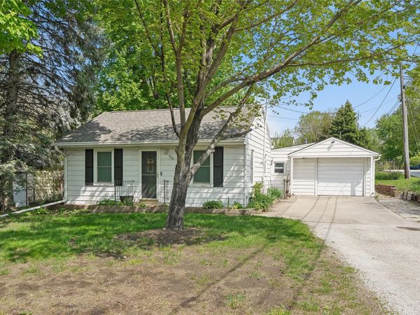796 E Aurora Avenue, Des Moines, IA 50313