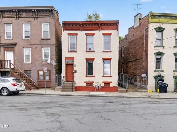 1216 5th Avenue, Troy, NY 12180