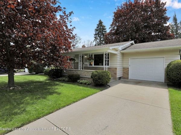 3417 Snowglen Lane, Lansing, MI 48917
