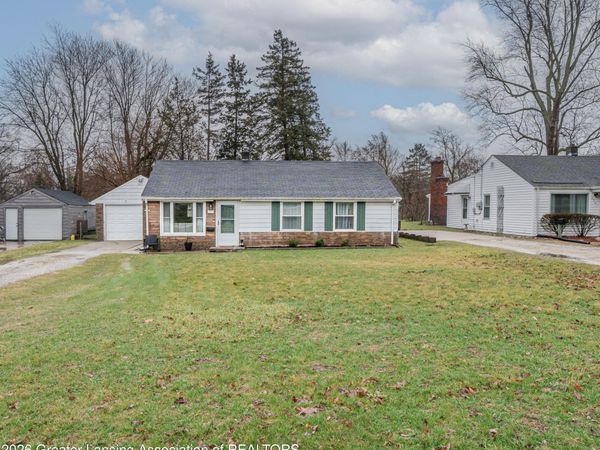 2827 W Willow Street, Lansing, MI 48917