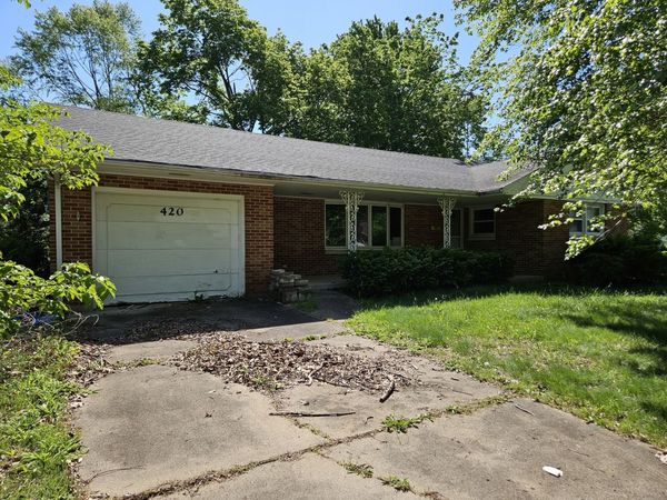 420 S Wood Street , Nashville, IL 62263