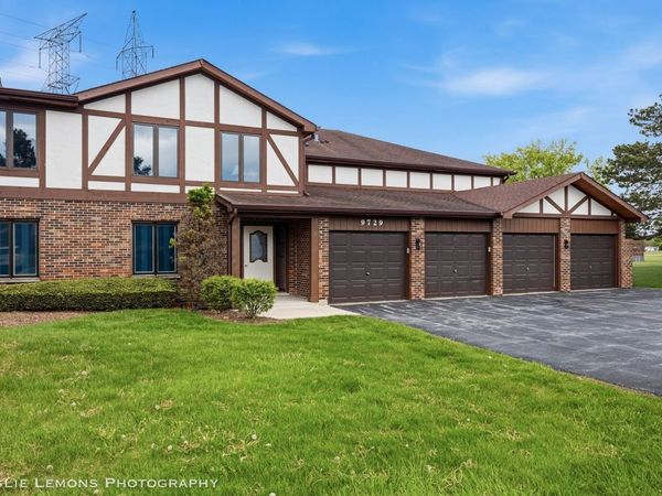 9729 Mill Court E, Unit B1, Palos Park, IL 60464