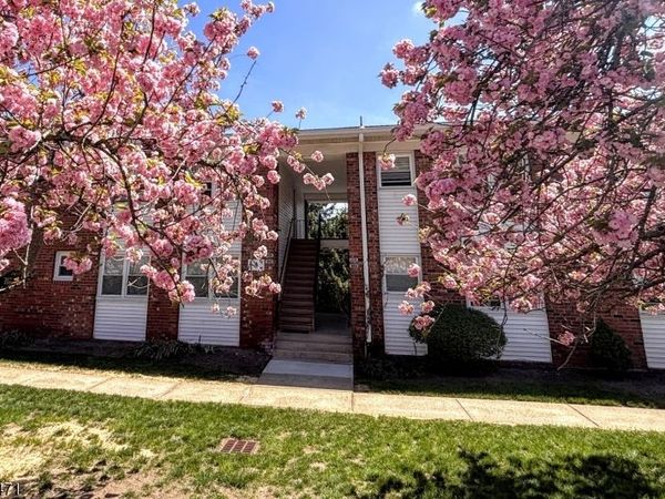 100 Pierson Miller Dr, Pompton Lakes, NJ 07442