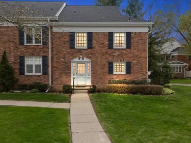 1000 Trailwood Path, Bloomfield Hills, MI 48301