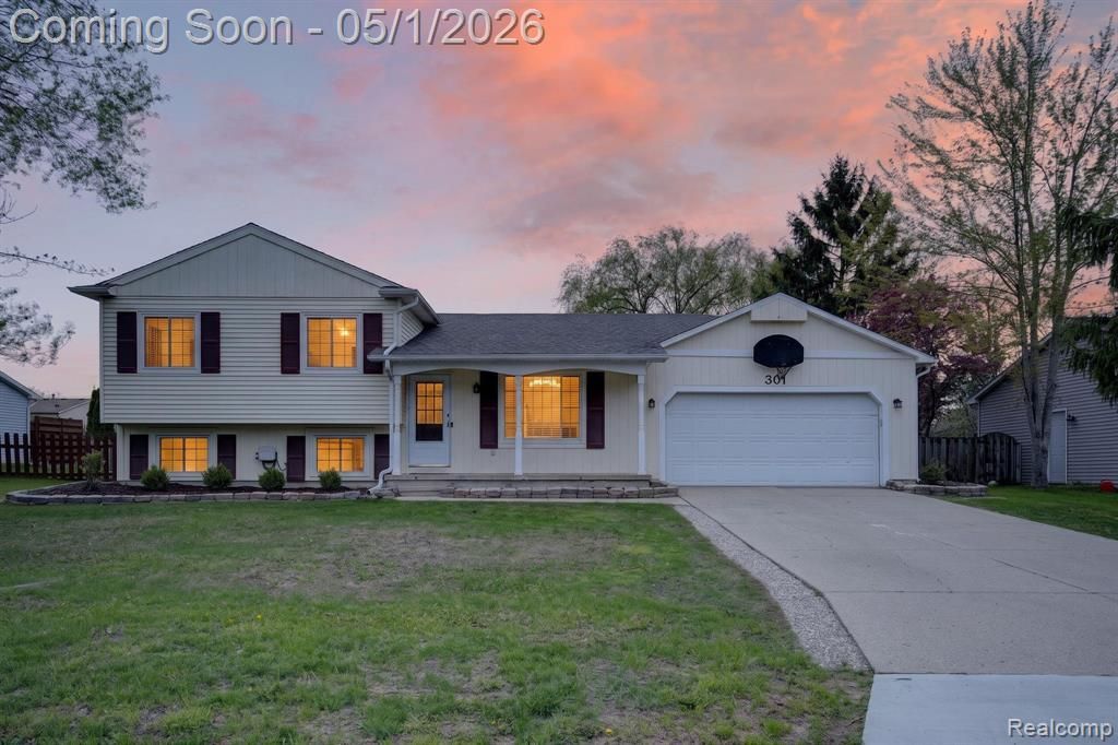 301 Lindenwood Drive, Linden, MI 48451 Main Photo