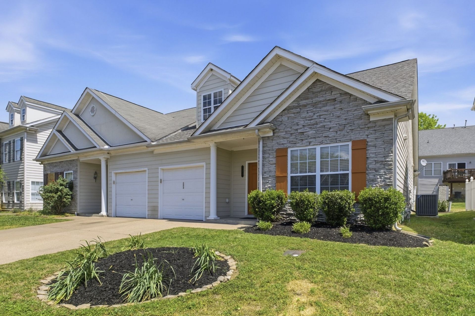153 Harbor Village Dr, Madison, TN 37115 Main Photo