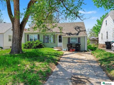 6860 N 31st Avenue , Omaha, NE 68112