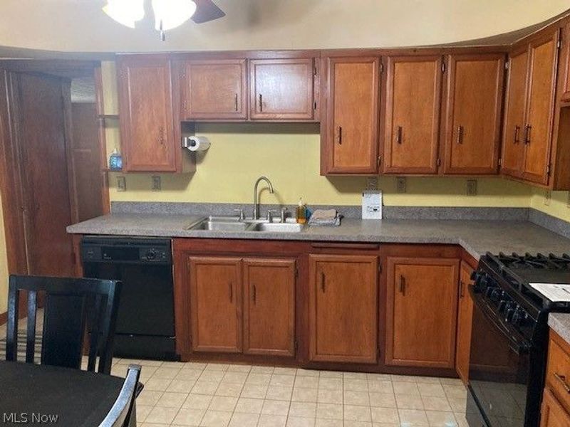 9207 Prospect Road, Strongsville, OH 44149 Photo 2