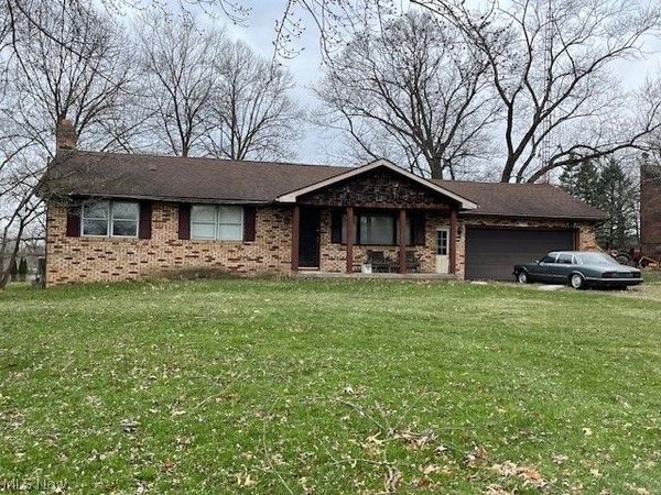 3795 Broadway Avenue NE, Louisville, OH 44641