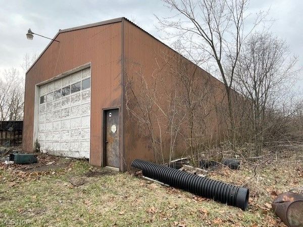 Broadway Avenue NE, Louisville, OH 44641