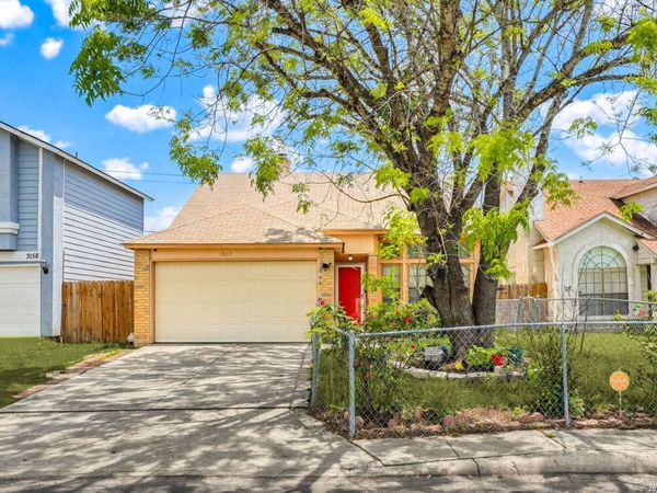 3162 Beacon Field, San Antonio, TX 78245