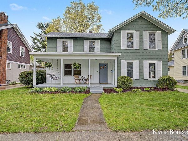 132 N Monroe Street, Rockford, MI 49341