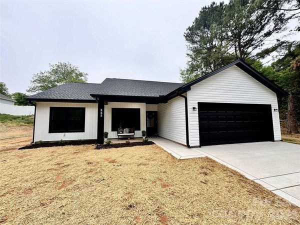 325 N Chapel Street, Landis, NC 28088