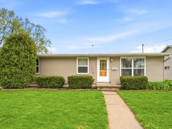 920 LARK STREET, Oshkosh, WI 54902