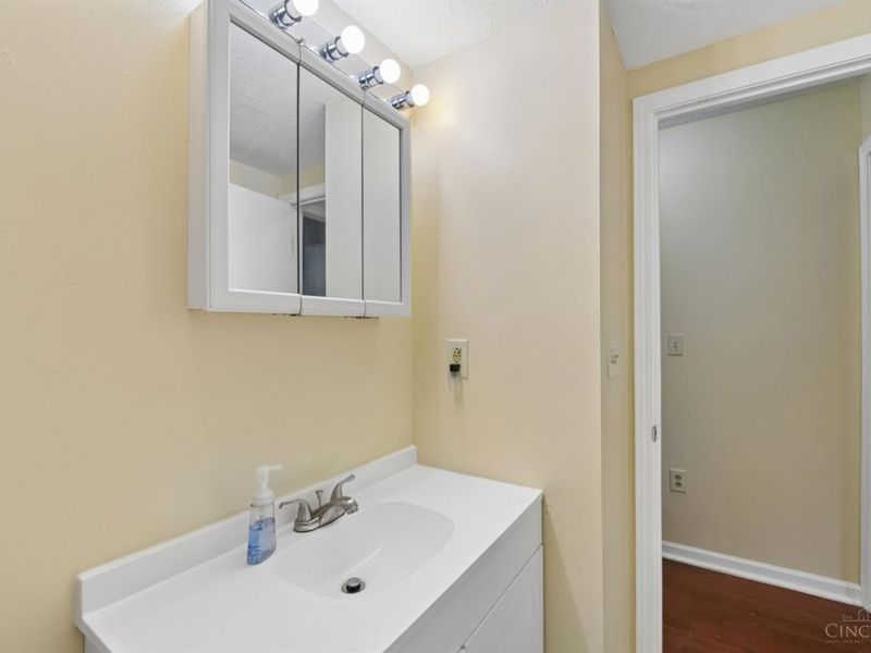4808 Chalet Drive, Unit 1106, Saint Bernard, OH 45217 Photo 13