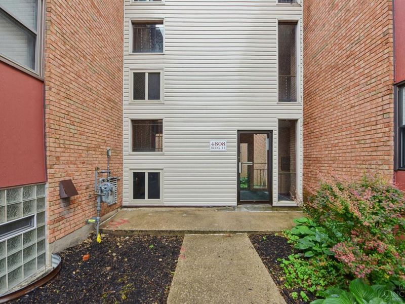 4808 Chalet Drive, Unit 1106, Saint Bernard, OH 45217 Photo 2