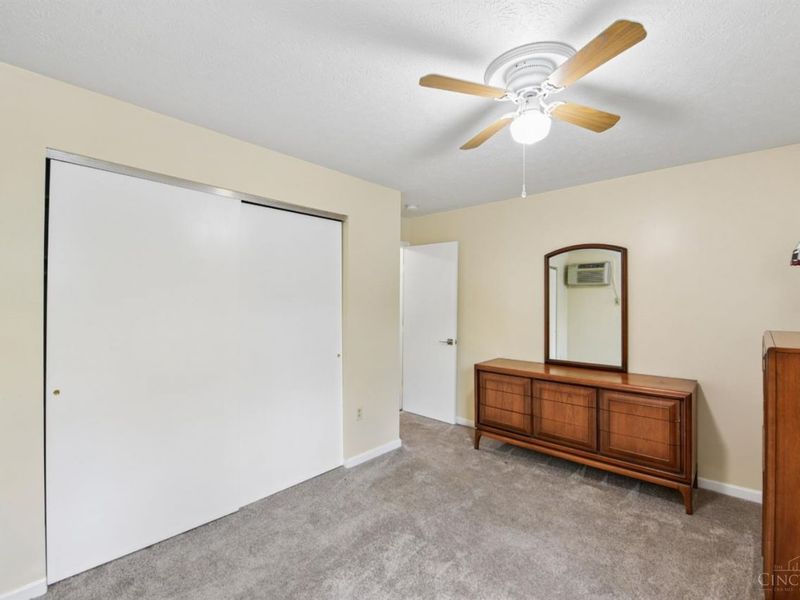4808 Chalet Drive, Unit 1106, Saint Bernard, OH 45217 Photo 8