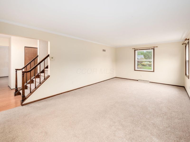 985 Amboise Drive, Marion, OH 43302 Photo 7