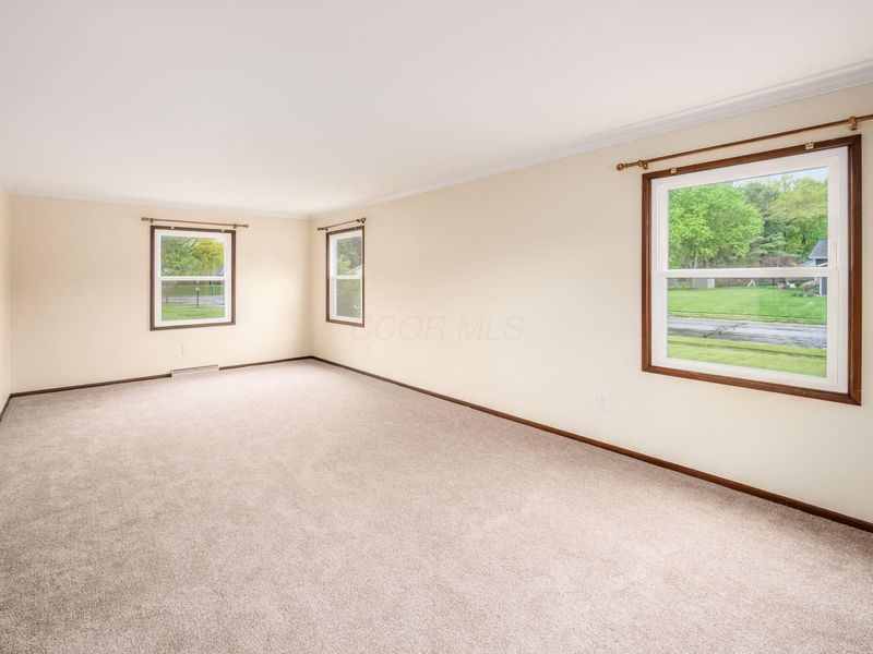 985 Amboise Drive, Marion, OH 43302 Photo 9