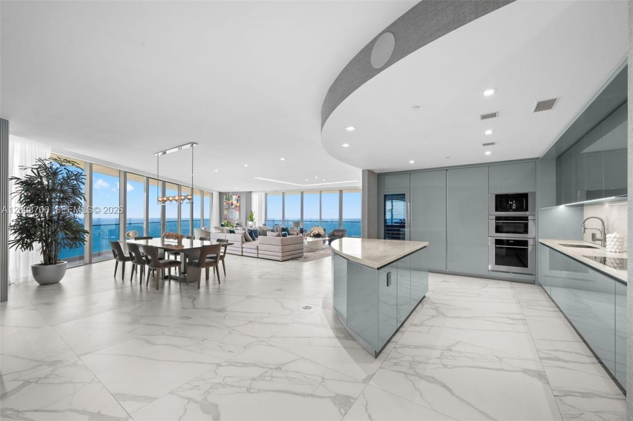 18975 Collins Ave, Unit 5200, Sunny Isles Beach, FL 33160 Photo