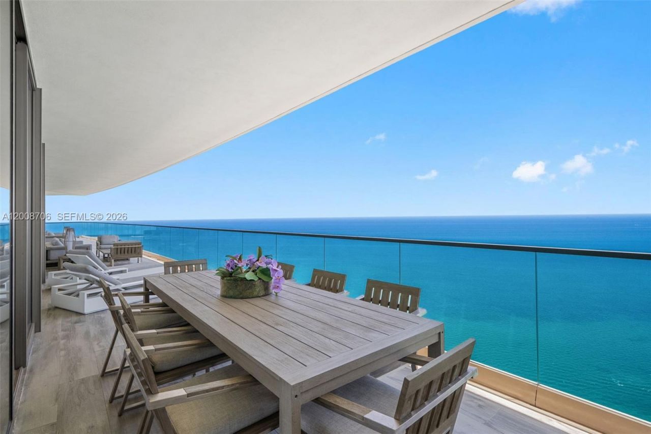 18975 Collins Ave, Unit 5200, Sunny Isles Beach, FL 33160 Photo