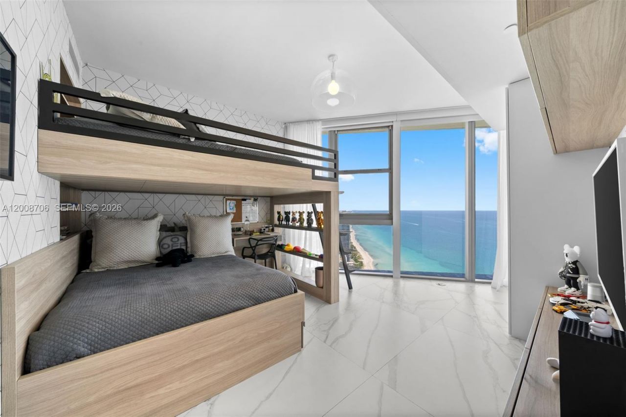 18975 Collins Ave, Unit 5200, Sunny Isles Beach, FL 33160 Photo