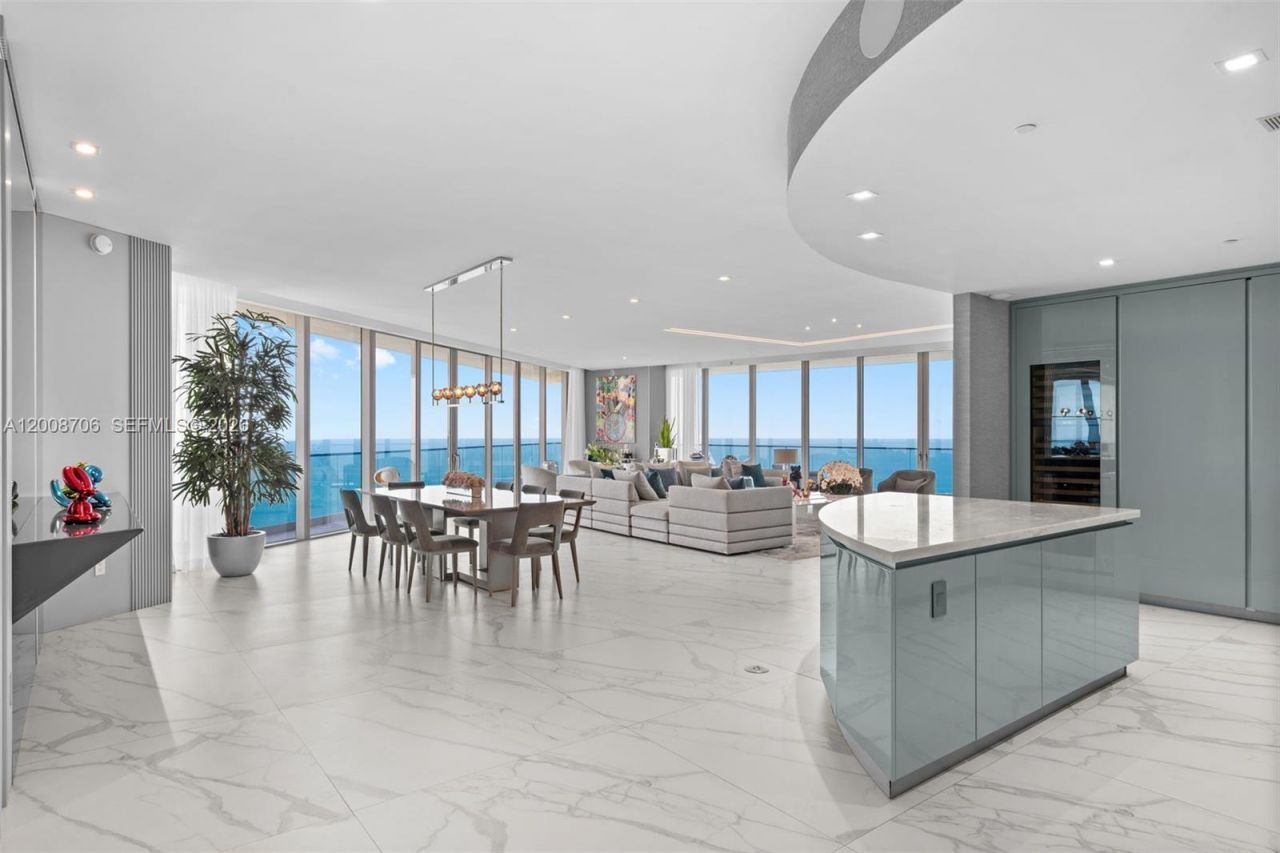 18975 Collins Ave, Unit 5200, Sunny Isles Beach, FL 33160 Photo