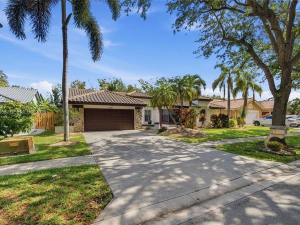 10781 NW 18th Dr , Plantation, FL 33322