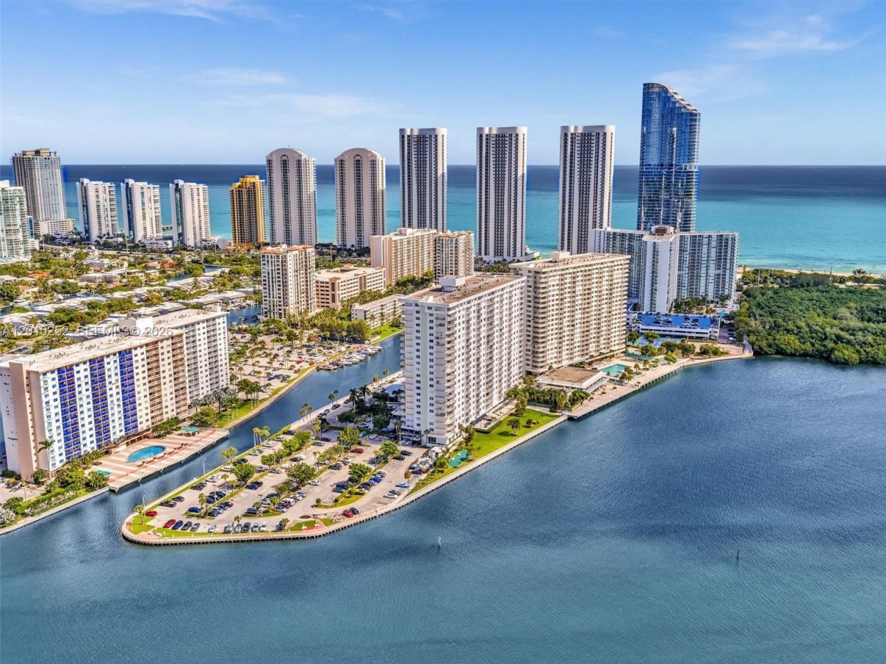 500 Bayview Dr, Unit 727, Sunny Isles Beach, FL 33160 Photo