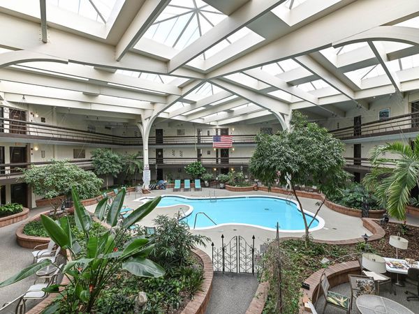 5200 S Tuckaway Blvd, Unit 240, Greenfield, WI 53221