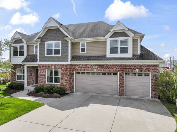 601 Oak Lane, South Elgin, IL 60177