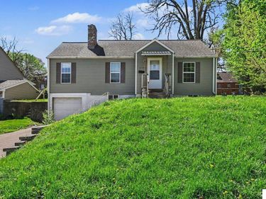 2777 Martin Avenue , Omaha, NE 68112